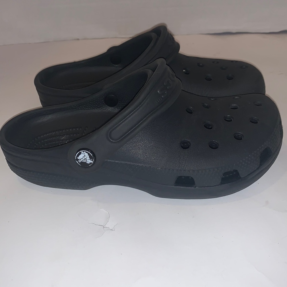 Black Crocs